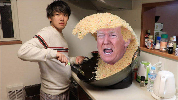 推上流行的小哥炒饭照片被PS恶搞，连炒饭都要掐佐助是怎样？