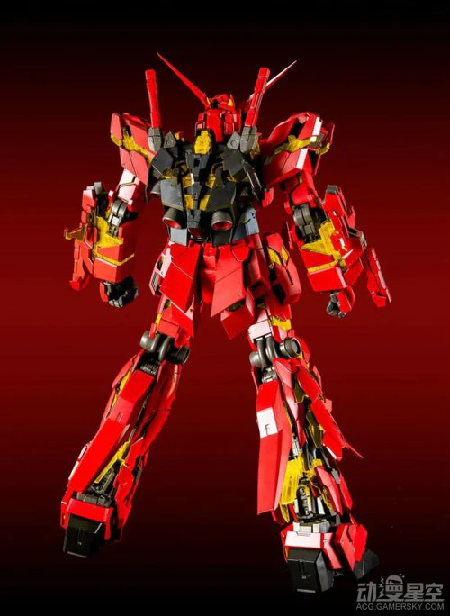 《机动战士高达UC》独角兽高达中国红版模型 配色亮眼售价1600