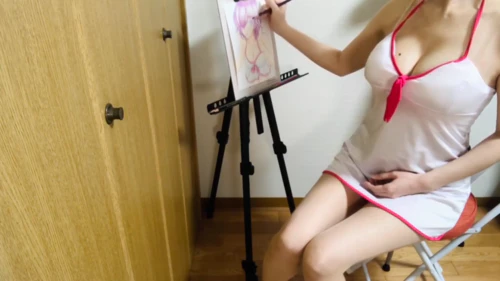 日本Youtuber露奶练习绘画，换上COS服性感度倍增！