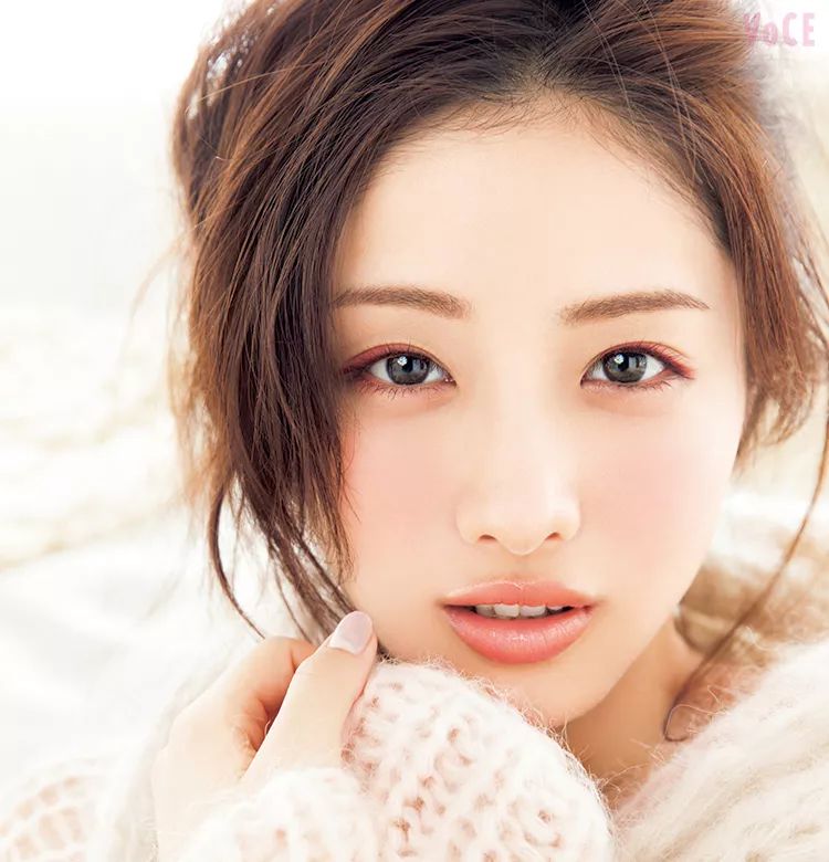 她们的美貌让人感觉高攀不起