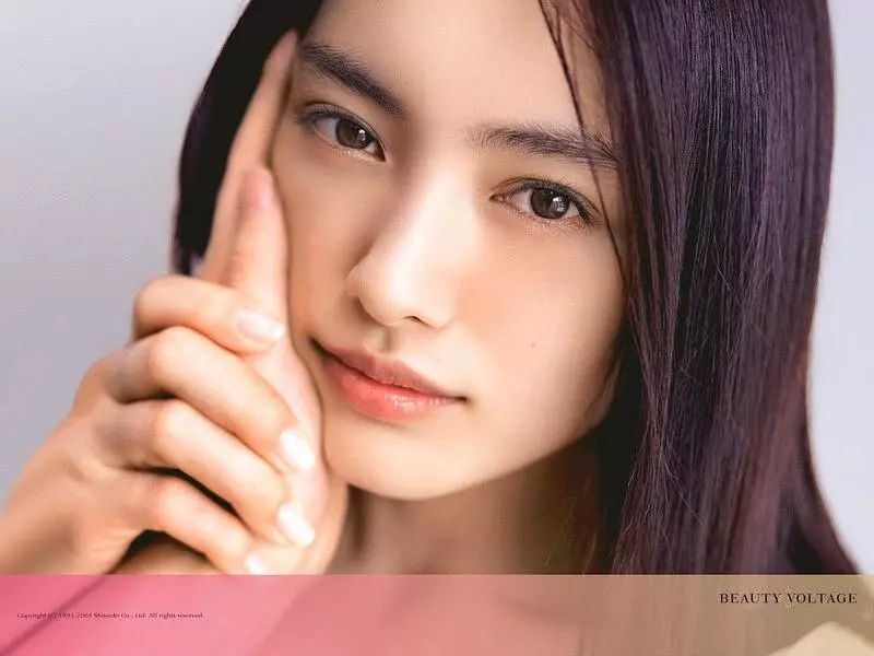 她们的美貌让人感觉高攀不起