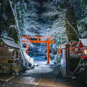 雪后的的京都贵船神社